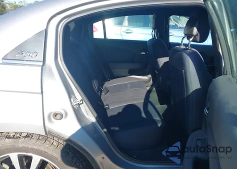 2013 Chrysler 200 Touring z USA, uszkodzony, nr VIN 1C3CCBBB9DN549529